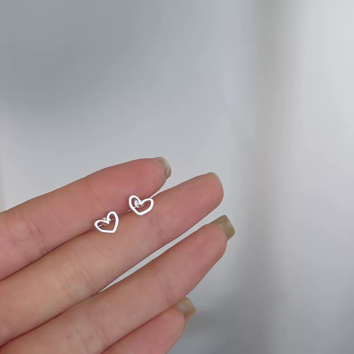 stud earrings-TI